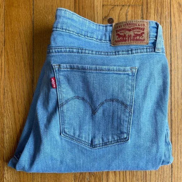 Levi's Women's Light Blue Skinny Jeans - Picture 1 of 11